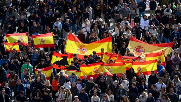 Паломники на площади Святого Петра (15 февраля 2026 г.)