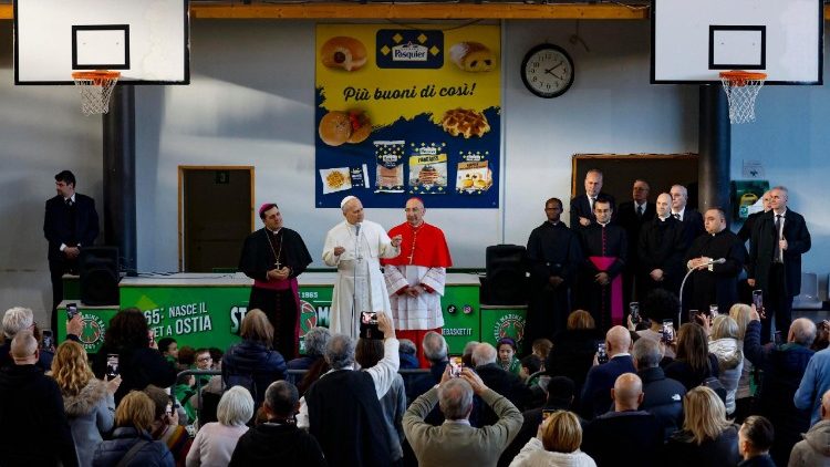 Egy&uuml;tt a pl&eacute;b&aacute;nai k&ouml;z&ouml;ss&eacute;g&eacute;vel