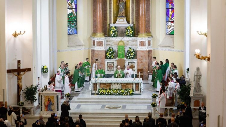 папата на литургията в Остия