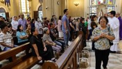 பிலிப்பீன்சில் திருநீற்றுப் புதன் திருப்பலி 