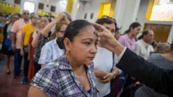 Tín hữu Nicaragua nhận tro