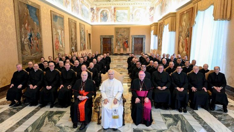 ലിയോ പതിനാലാമൻ പാപ്പാ ലീജനറീസ് ഓഫ് ക്രൈസ്റ്റ് കോൺഗ്രിഗേഷന്റെ ജനറൽ ചാപ്റ്റർ അംഗങ്ങളും 