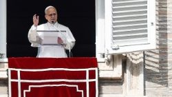 ಜಗದ್ಗುರು XIVನೇ ಲಿಯೋರವರು ಏಂಜಲಸ್ ನಲ್ಲಿ ನಿಷ್ಠಾವಂತರನ್ನು ಮುನ್ನಡೆಸುತ್ತಾರೆ ಎಂದರು.