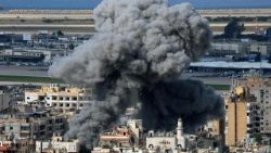 Israelischer Angriff in der Nähe des Beiruter Fluhafens im Süden der Hauptstadt - Foto vom 4. März 2026