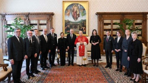 ലിയോ പതിനാലാമൻ പാപ്പായും ഓസ്ട്രിയൻ പ്രസിഡന്റ് അലക്‌സാണ്ടർ വാൻ ഡെർ ബെല്ലെനും തമ്മിൽ കൂടിക്കാഴ്ച നടത്തി