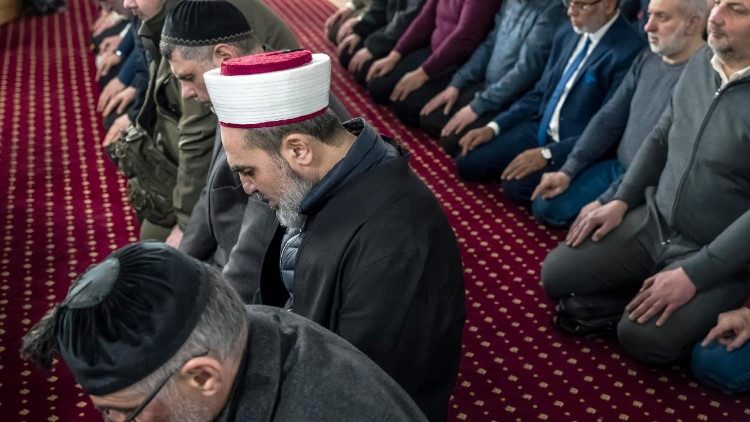 Muslime beim Freitagsgebet in Kyiv