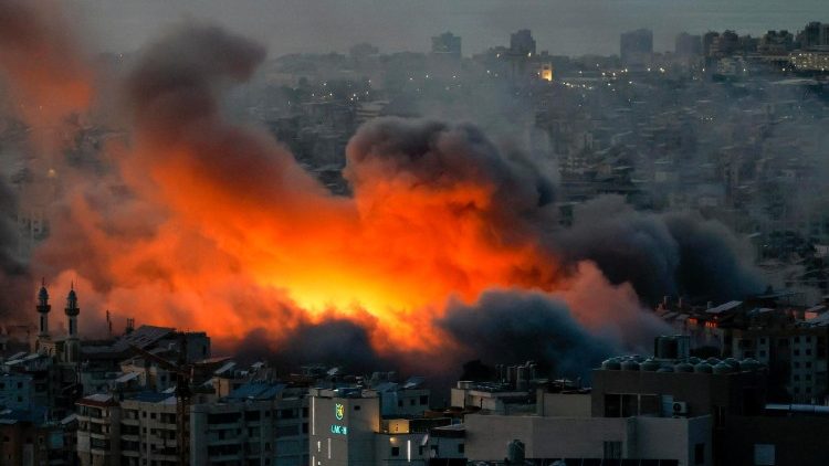 SCATTIDELGIORNO: Israeli airstrike hits Dahieh in southern Beirut