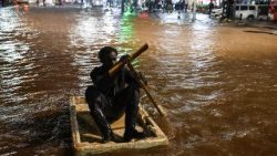 Floods wreak havoc in Nairobi after heavy rainfall 