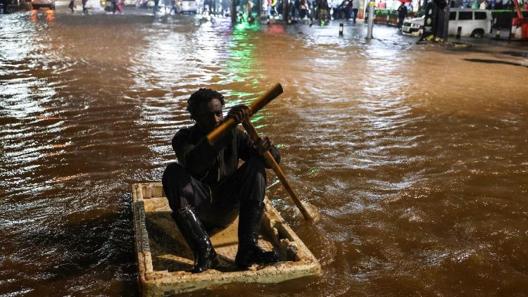 Floods wreak havoc in Nairobi after heavy rainfall 