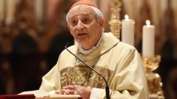 Kardinali Zuppi, wakati wa Misa huko Assisi.