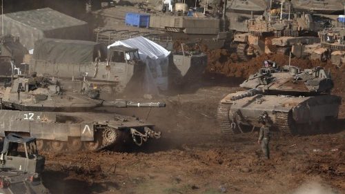 A libanoni k&uuml;l&uuml;gyminiszter a Szentsz&eacute;k seg&iacute;ts&eacute;g&eacute;t k&eacute;ri a d&eacute;li orsz&aacute;gr&eacute;szben &eacute;lő kereszt&eacute;nyek&eacute;rt