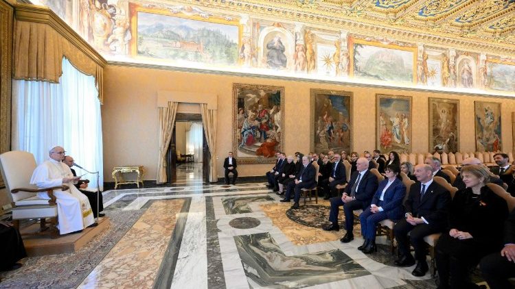 Папата с членовете на "Fondazione Cattolica"