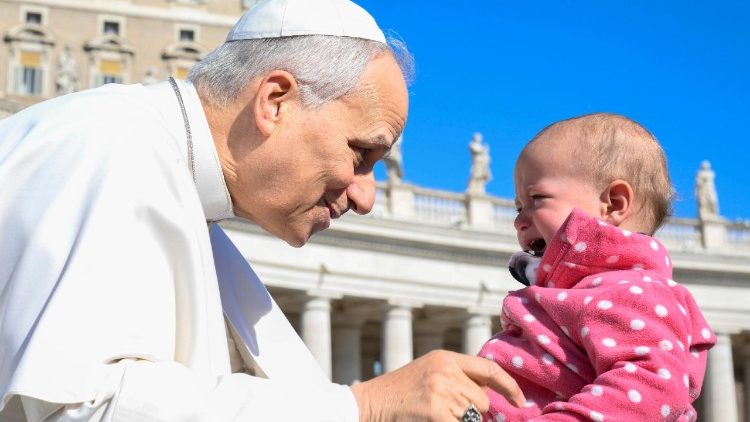 Il Papa ai cristiani del Medio Oriente, 'siate strumenti di pace'
