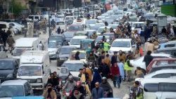 Le strade della città pakistana di Peshawar durante la festa dell'Eid al-Fitr  