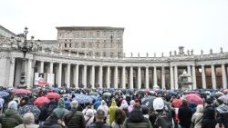 देवदूत प्रार्थना का संचालन करते पोप लियो 14वें