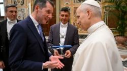 പാപ്പാ,  കൂടിക്കാഴ്ചയുടെ വേളയിൽ  