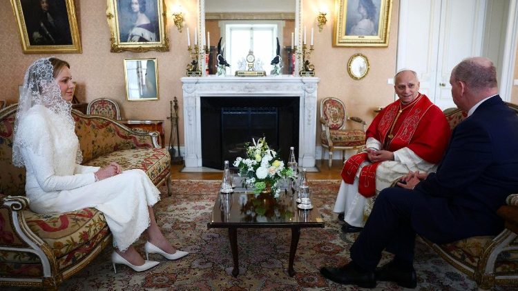 El Papa Le&oacute;n en visita al Palacio de los Pr&iacute;ncipes