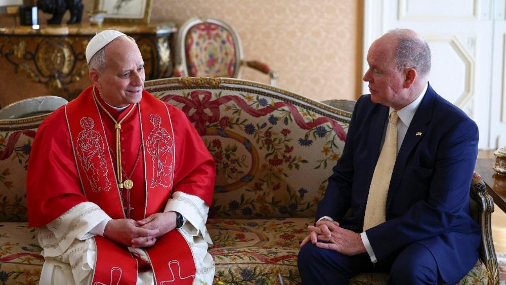 Il Papa, ostentazione di forza e logica di prevaricazione compromettono la pace