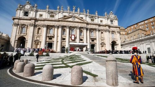 வத்திக்கானின் புனித பேதுரு பெருங்கோவில் 