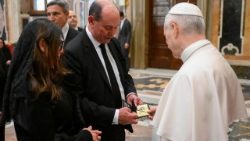 ಇಲಿನಾಯ್ಸ್ ರಾಜ್ಯದ ಮಹಾನಗರ ನಾಯಕರನ್ನು  ಜಗದ್ಗುರುಗಳು ಭೇಟಿಯಾದರು.