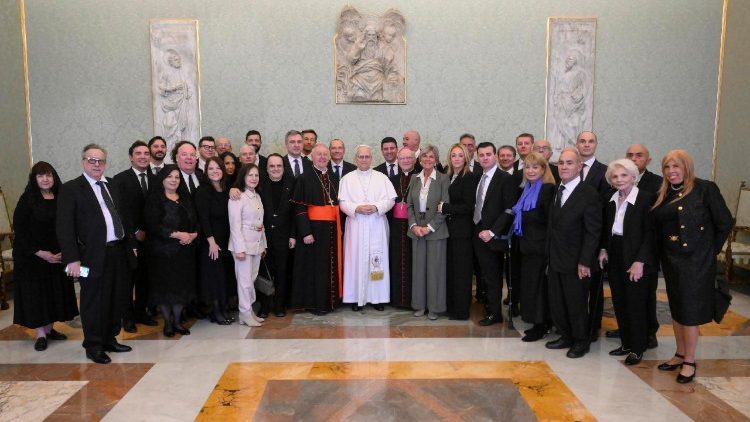 Leó pápa az Ausilia Alapítvány képviselőivel