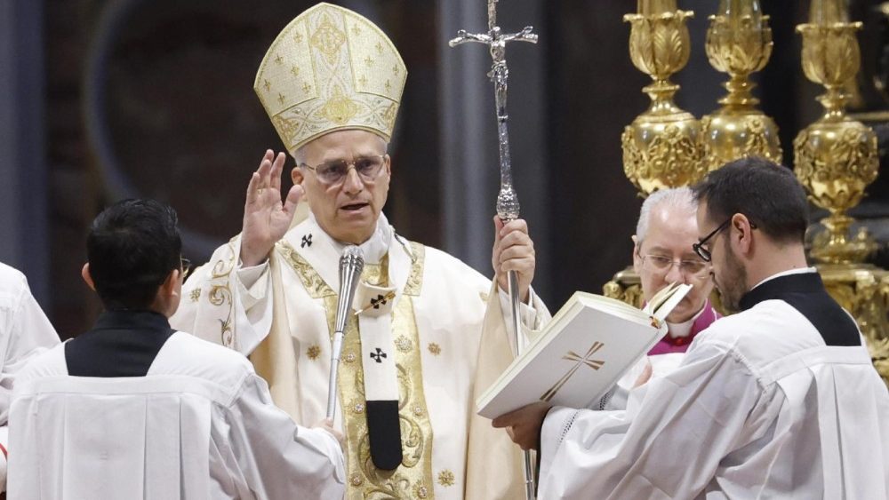 Il Papa, viviamo un'ora oscura della storia, mondo conteso e devastato