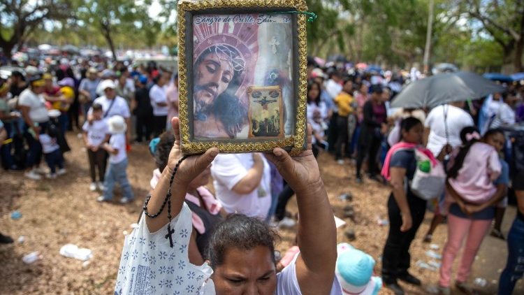 Un momento della Via Crucis a Managua, Nicaragua