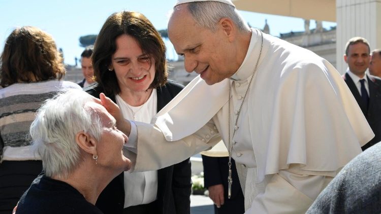 संत पापा लियो का आशीर्वाद