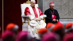 Papa Leone preside una veglia di preghiera per la pace
