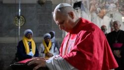 Il gelo di Leone, snobba il tycoon e parla all'Africa