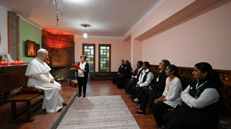 புனித அகுஸ்தினார் மறைப்பணி சகோதரிகளுடன் திருத்தந்தை