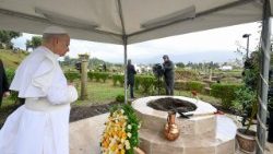 Il maltempo sferza Annaba, visita ridotta per il Papa al sito archeologico