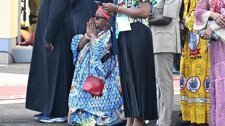 Падчас цырымоніі прывітання Папы ў аэрапоце Яўндэ