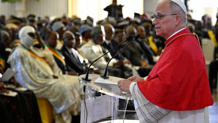 Papa Leone in Camerun all'incontro con le Autorit�, la Societ� Civile e il Corpo Diplomatico