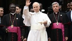 സമാധാന സമ്മേളന വേദിയിൽ പാപ്പാ