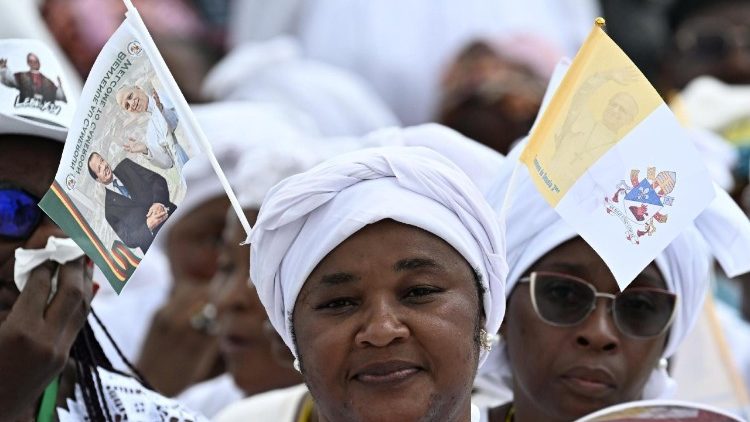 Alla messa del Papa a Douala in 120mila