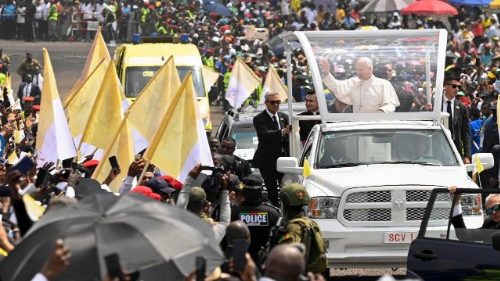 Apoštolsk&aacute; cesta do Afriky – den p&aacute;t&yacute;: Radostn&aacute; zvěst pro Kamerun (přehled ud&aacute;lost&iacute;)