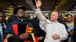 Il Papa, 'la grandezza di un paese non simisura sulla ricchezza'