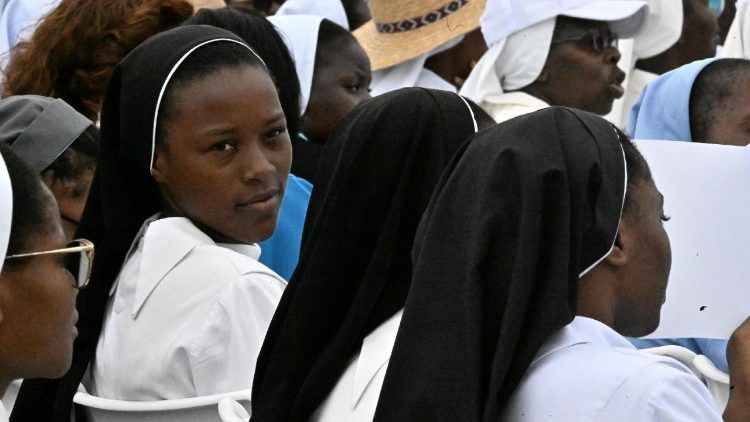 Religiosas na celebra&ccedil;&atilde;o eucar&iacute;stica no Kilamba