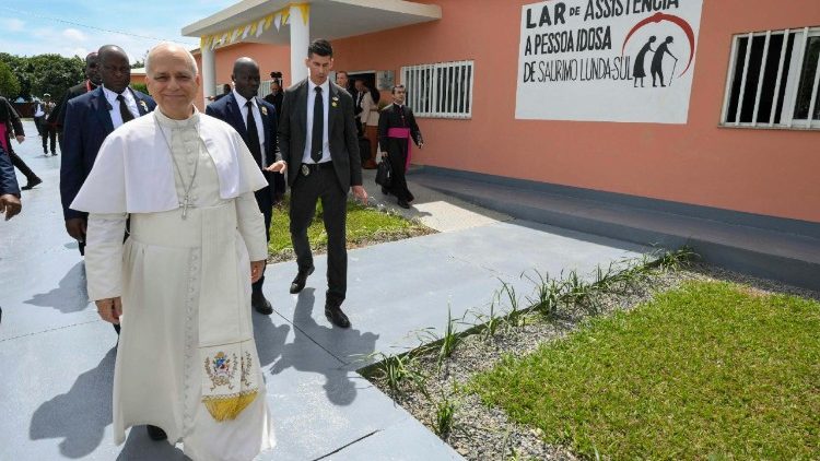 Papa leva no cora&ccedil;&atilde;o o encontro com os idosos em Saurimo