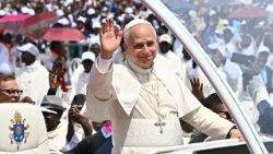 Papa Leon pe esplanada din Saurimo, unde a prezidat Sfânta Liturghie, în cea de a treia zi a călătoriei apostolice în Angola (20 aprilie 2026)