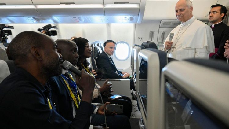 Il Papa, 'possibile in futuro un cardinale dall'Angola'
