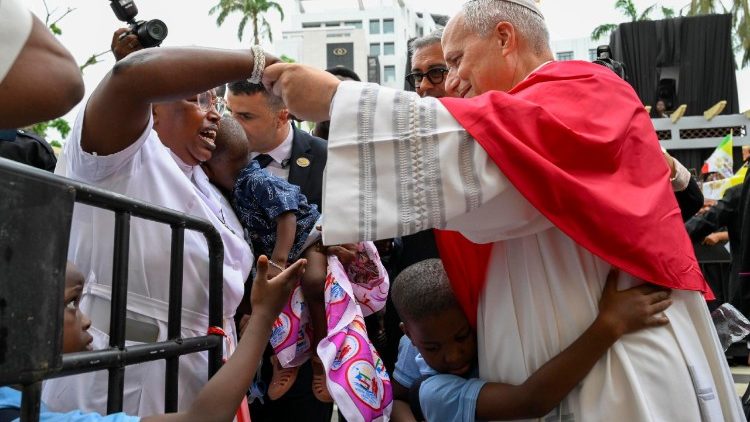 O Papa na chegada do Pal&aacute;cio Presidencial da Guin&eacute; Equatorial