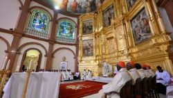 Il Papa celebra la messa nella 'San Pietro' della Guinea Equatoriale