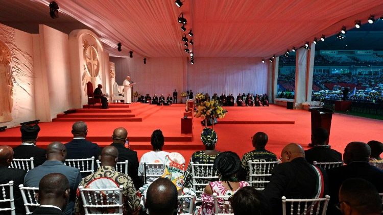 ĐTC L&ecirc;&ocirc; XIV gặp gỡ c&aacute;c bạn trẻ v&agrave; c&aacute;c gia đ&igrave;nh tại s&acirc;n vận động Bata, ng&agrave;y 22.04.2026.