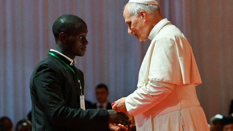 ĐTC L&ecirc;&ocirc; XIV gặp gỡ c&aacute;c bạn trẻ v&agrave; c&aacute;c gia đ&igrave;nh tại s&acirc;n vận động Bata, ng&agrave;y 22.04.2026.