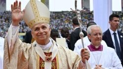 Il Papa allo stadio di Malabo per la messa, ultimo evento in Africa