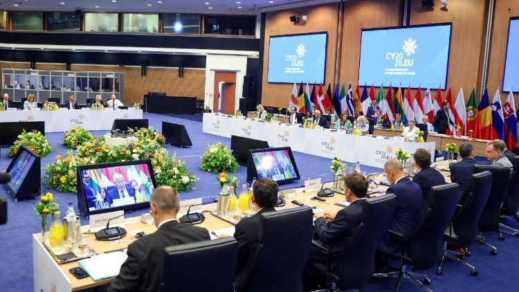 I capi di Stato e di governo dell'Ue al vertice del Consiglio europeo informale a Cipro