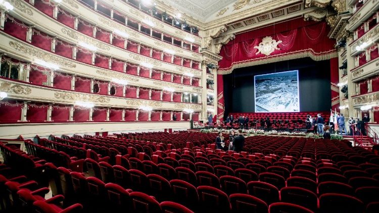 Mattarella arrivato al concerto per gli 80 anni dalla riapertura della Scala
