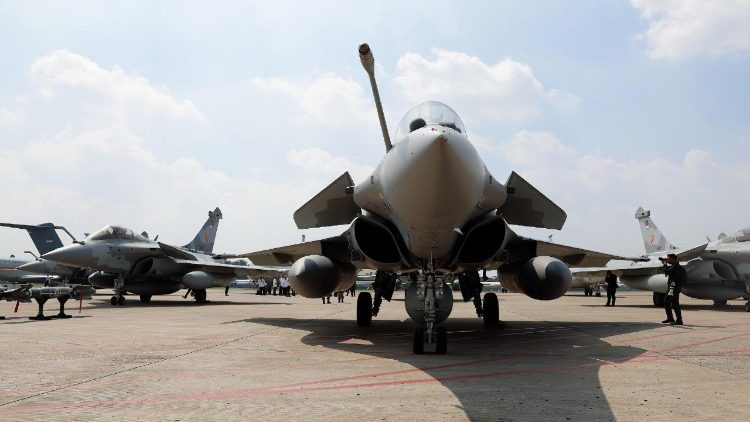 Un caccia nella base aerea a Jakarta in Indonesia